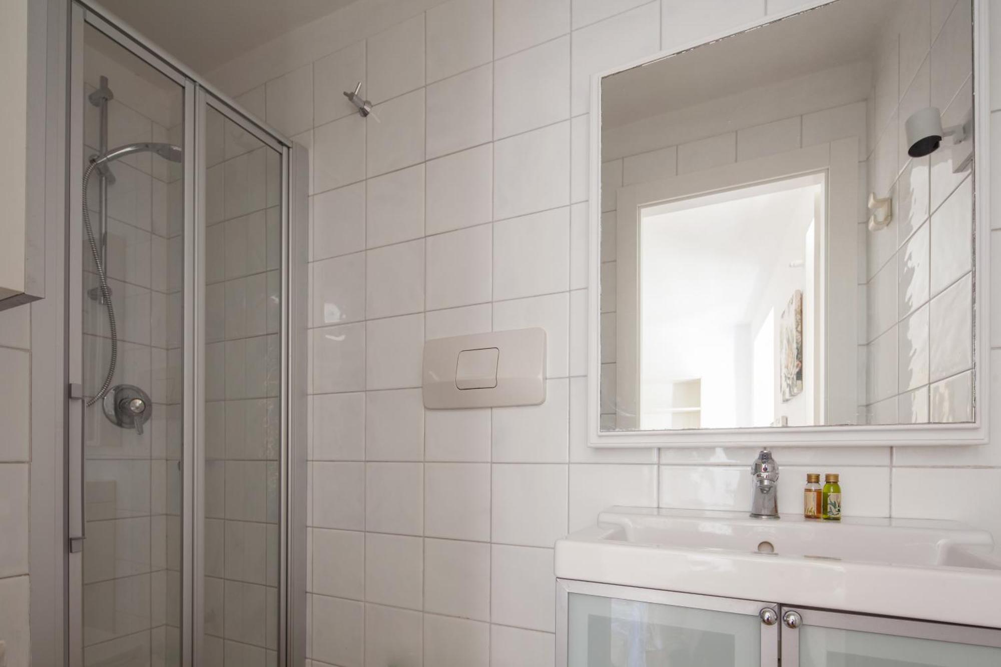 Vicolo Apartment, Pedestrian Centre, 2Bdr, 2,5 Bth, Aircondo, Private Parking, Easy To Train And Ferries, City Life La Spezia Eksteriør bilde