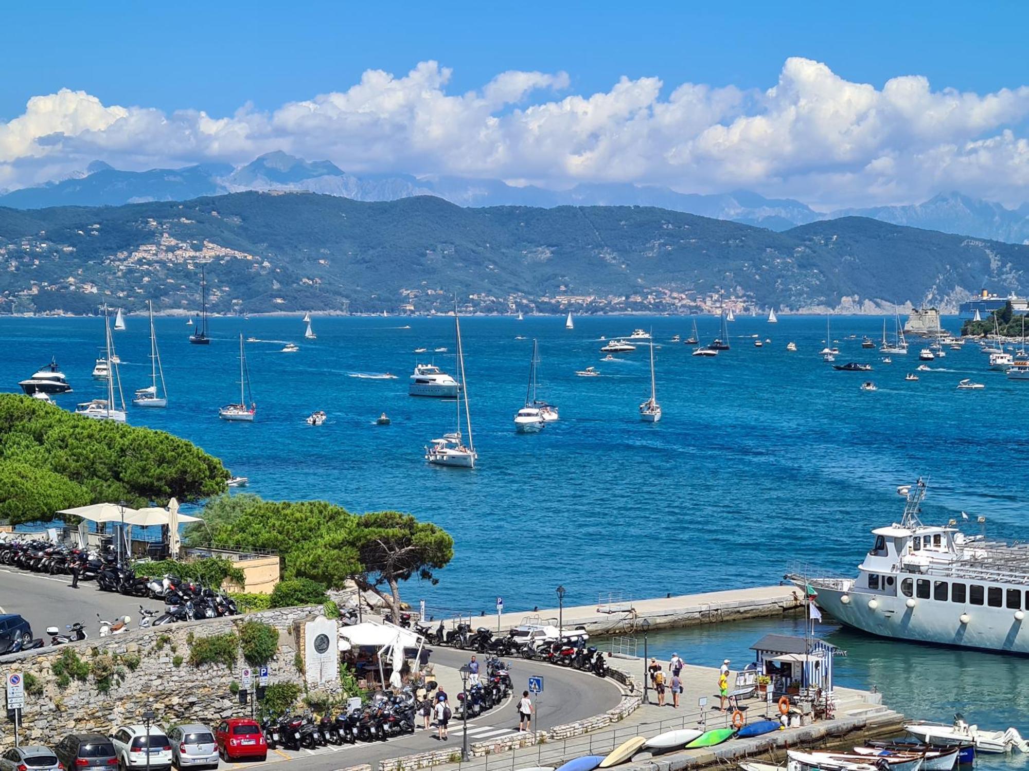 Vicolo Apartment, Pedestrian Centre, 2Bdr, 2,5 Bth, Aircondo, Private Parking, Easy To Train And Ferries, City Life La Spezia Eksteriør bilde